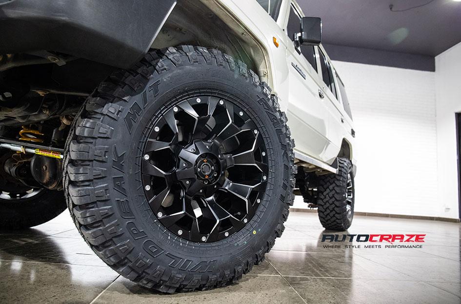 TOYOTA LANDCRUSIER ASSAULT GLOSS BLACK MILLED ACCENTS